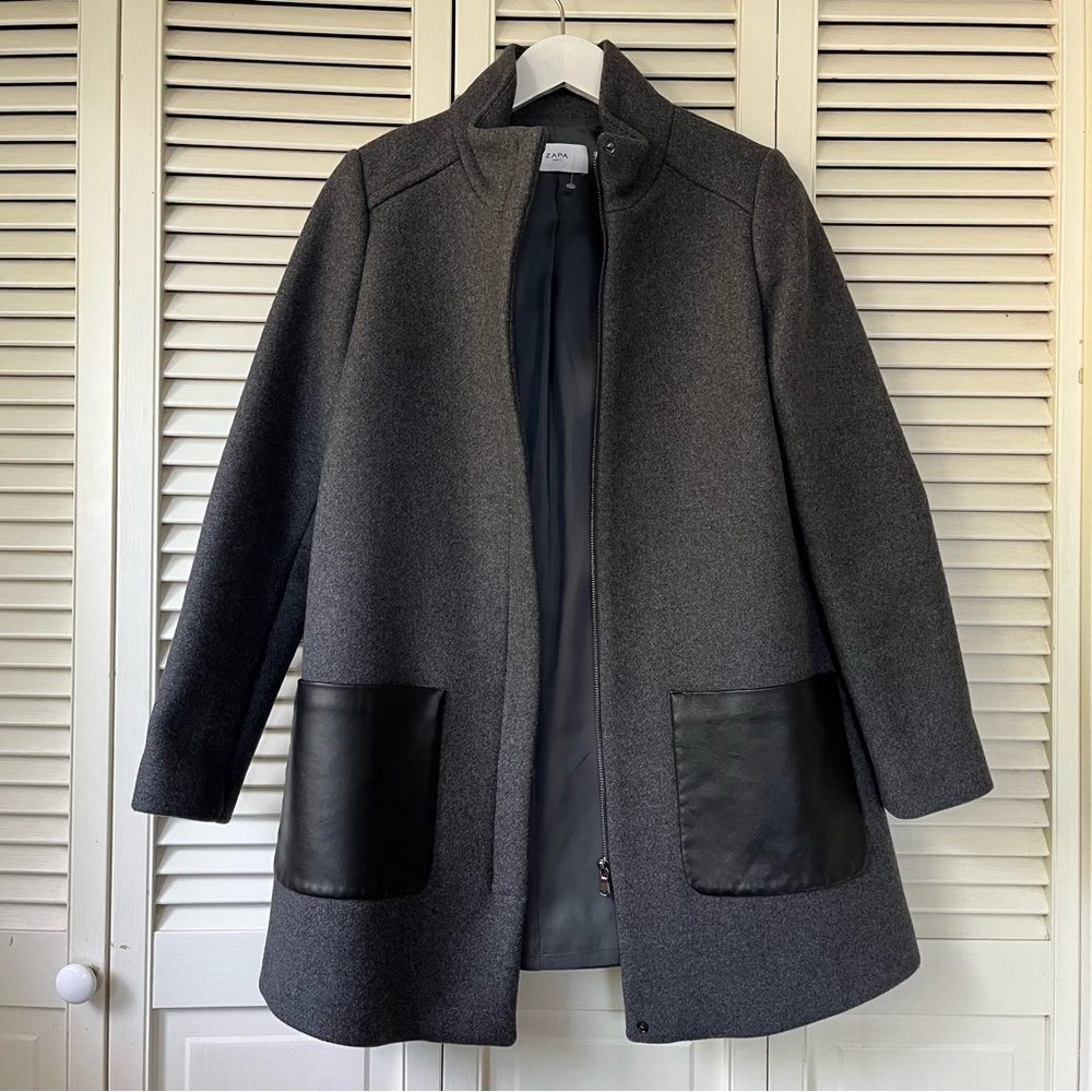 NWOT Chic Gray Wool Coat with Leather Pockets